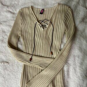 Long sleeve tight fitting shirt